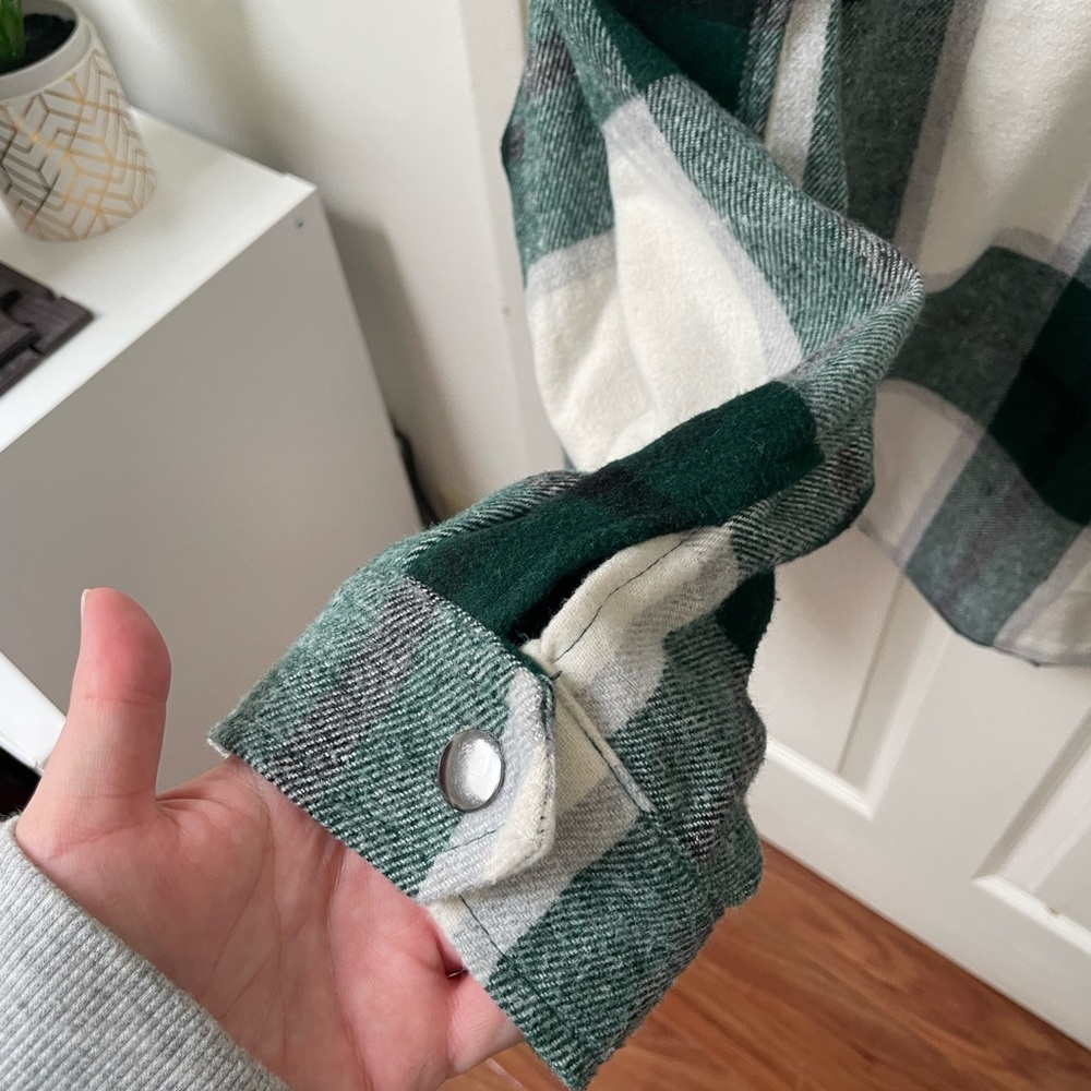 Shacket - Picture 4 of 5